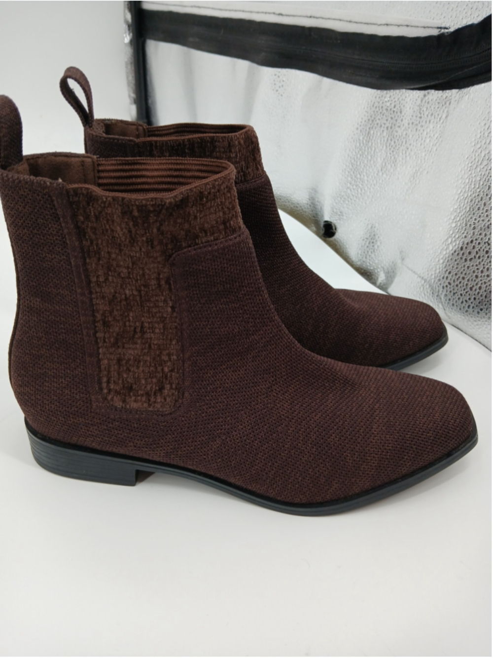 Vivaia Womens Brown Ankle Boots Shoes Size 9